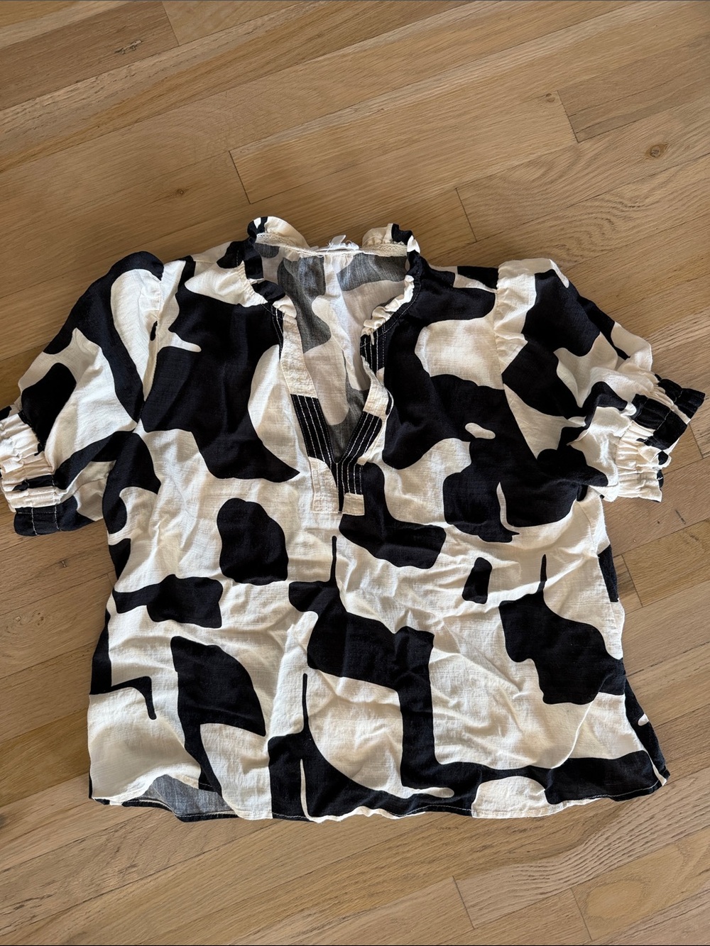 THML Black and White Abstract Print Button-Down Top